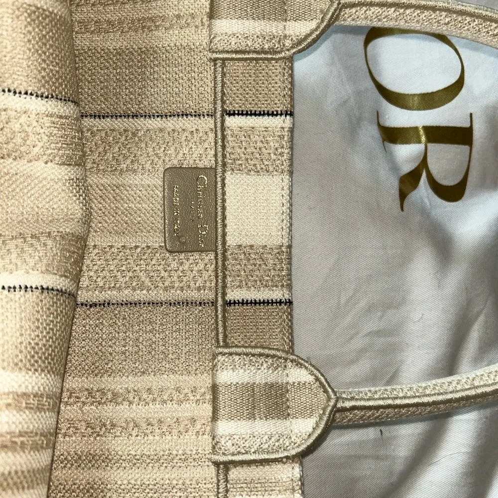 Dior Beige Tote Bag - LARGE - Picture 3 of 9